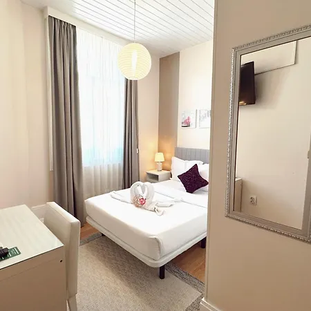 Pensao Central Guest house 3*