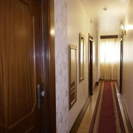 Guest house Pensao Central 3*